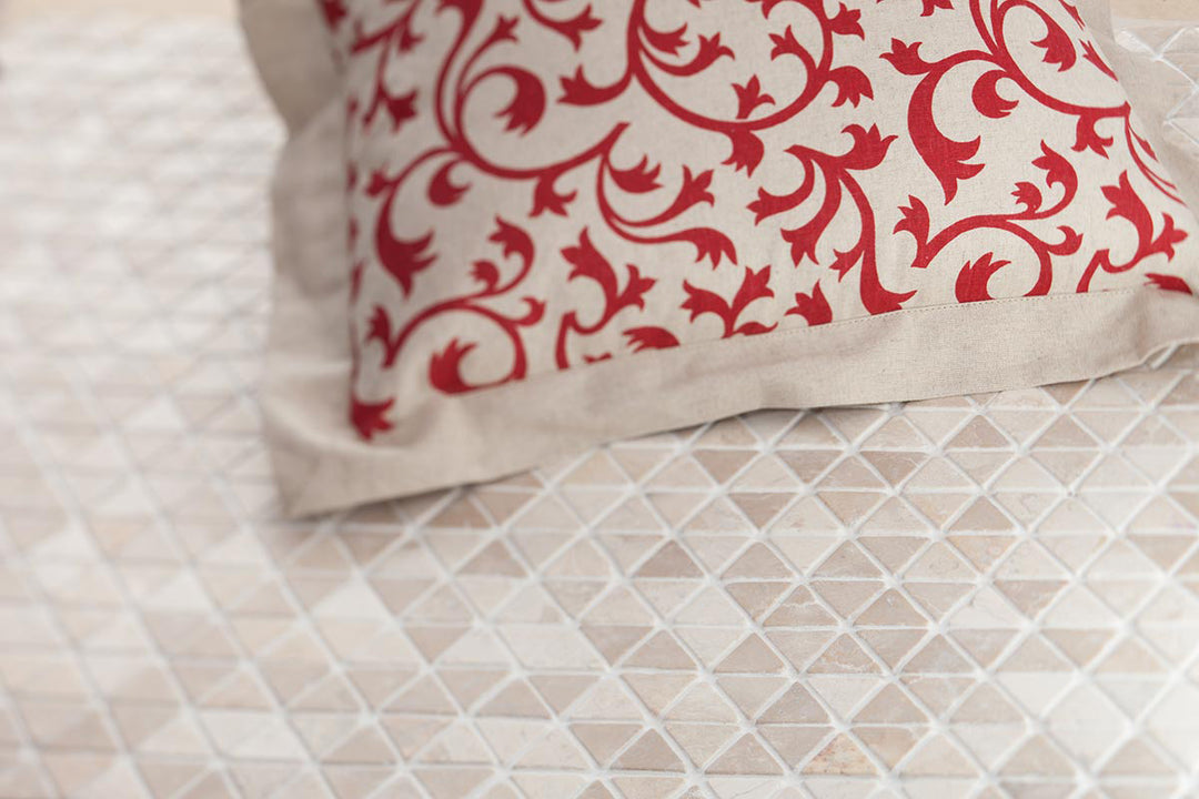 Naturstensmosaik Triangle Mini Vit 28x28x28 MM - KakelExpress