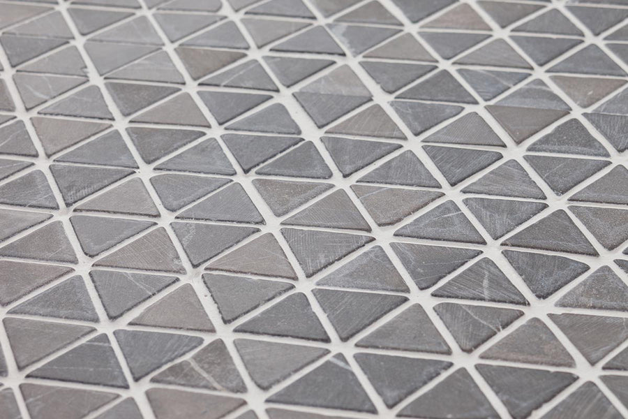 Naturstensmosaik Triangle Mini Grå 28x28x28 MM - KakelExpress